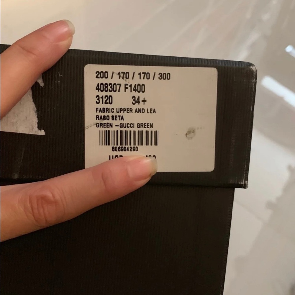 🚫Sold🚫 New! Gucci Green Satin Jeweled Mules - Picture 4 of 7